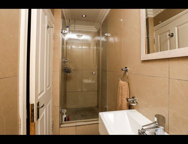 1 BEDROOM APARTMENT FOR SALE IN POINT WATERFRONT